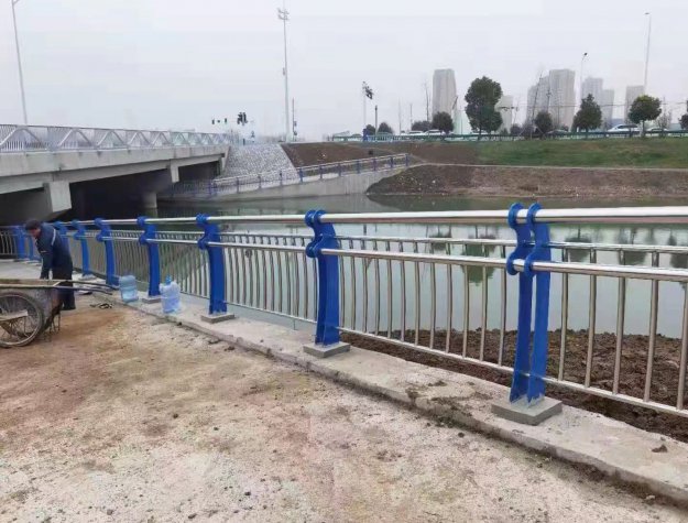 河道護(hù)欄